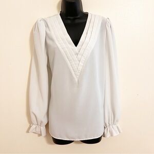 SHEIN White long sleeve blouse